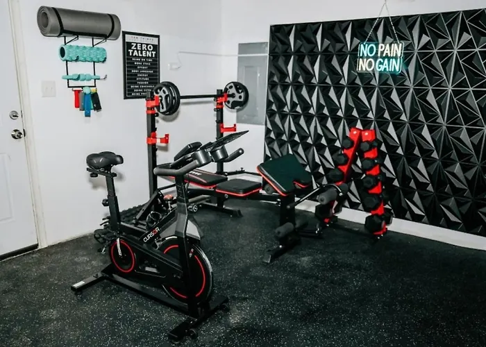 Sleeps 18 • 7Br • Gym • Game Room • Theater