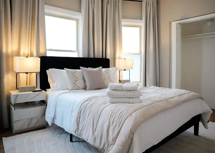 Sleeps 18 • 7Br • Gym • Game Room • Theater