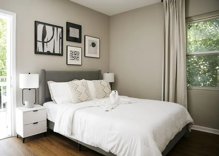 Sleeps 18 • 7Br • Gym • Game Room • Theater Ferienhaus *