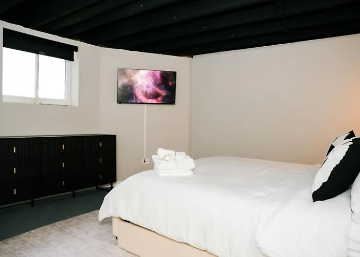 Sleeps 18 • 7Br • Gym • Game Room • Theater
