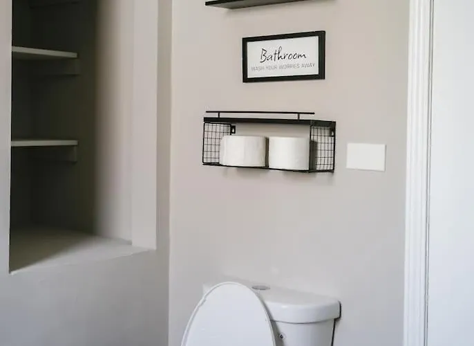 Sleeps 18 • 7Br • Gym • Game Room • Theater Chicago