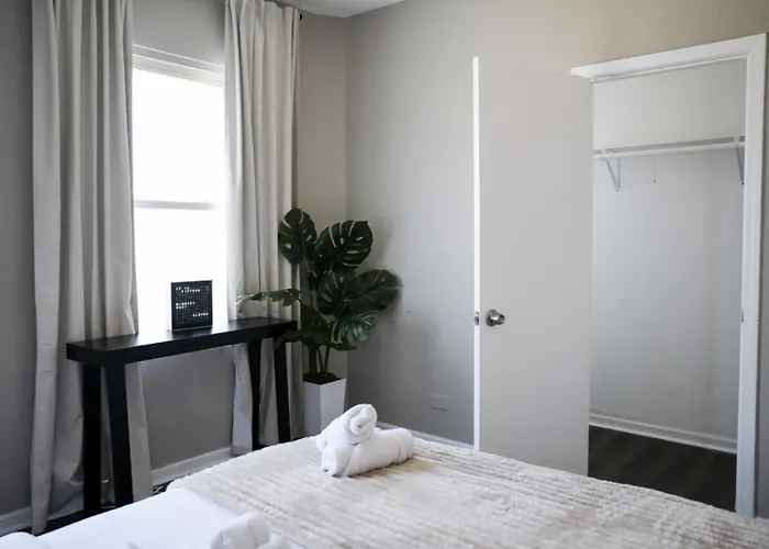 Sleeps 18 • 7br • Gym • Game • Theater Ferienhaus Chicago