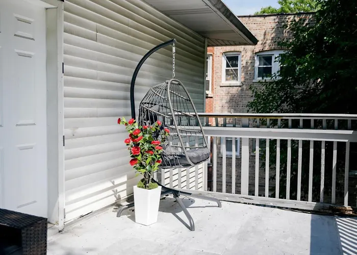 Sleeps 18 • 7br • Gym • Game • Theater Chicago